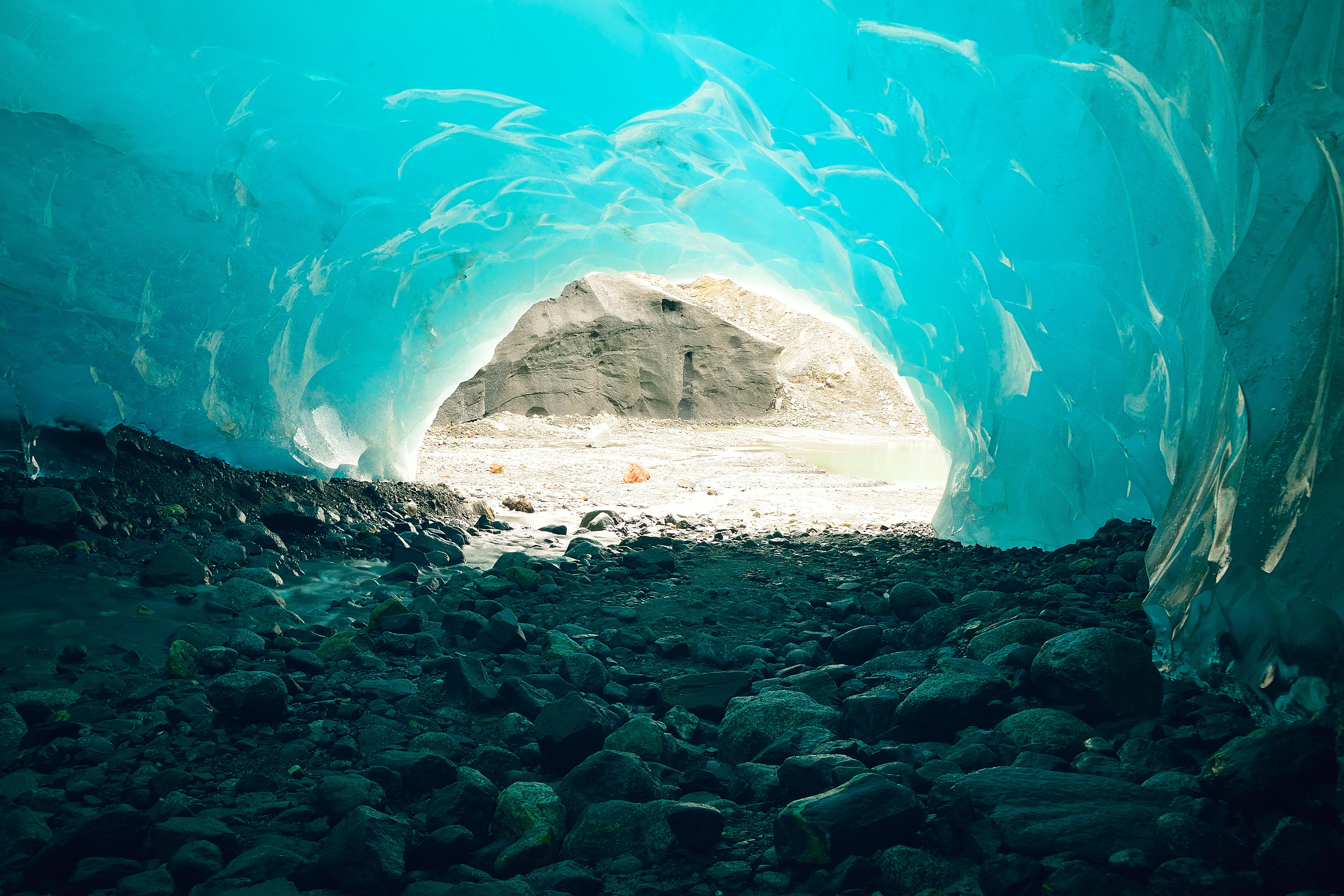 Your Chance to Walk Through These Gorgeous Glacier Caves May Not Last, Travel and Exploration