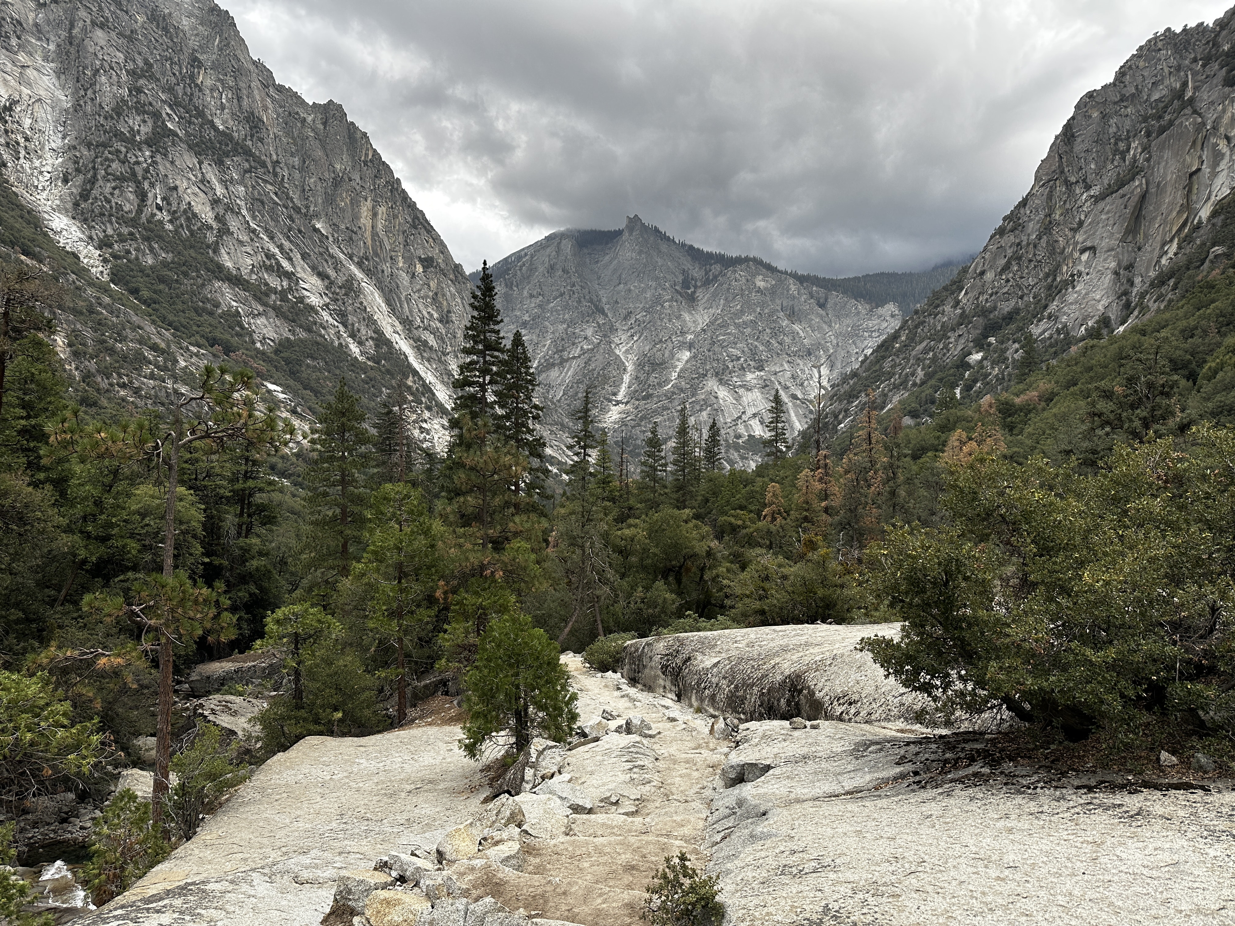 Mist Falls Kings Canyon Hike Pictures