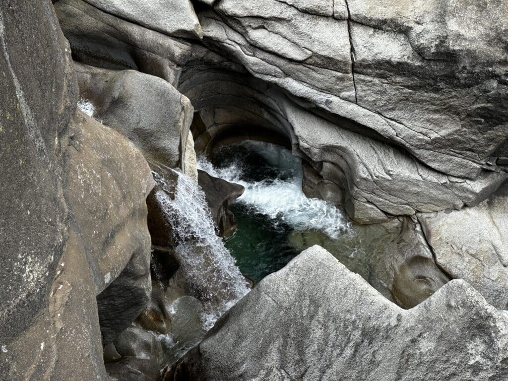 Mist Falls Kings Canyon Hike Pictures